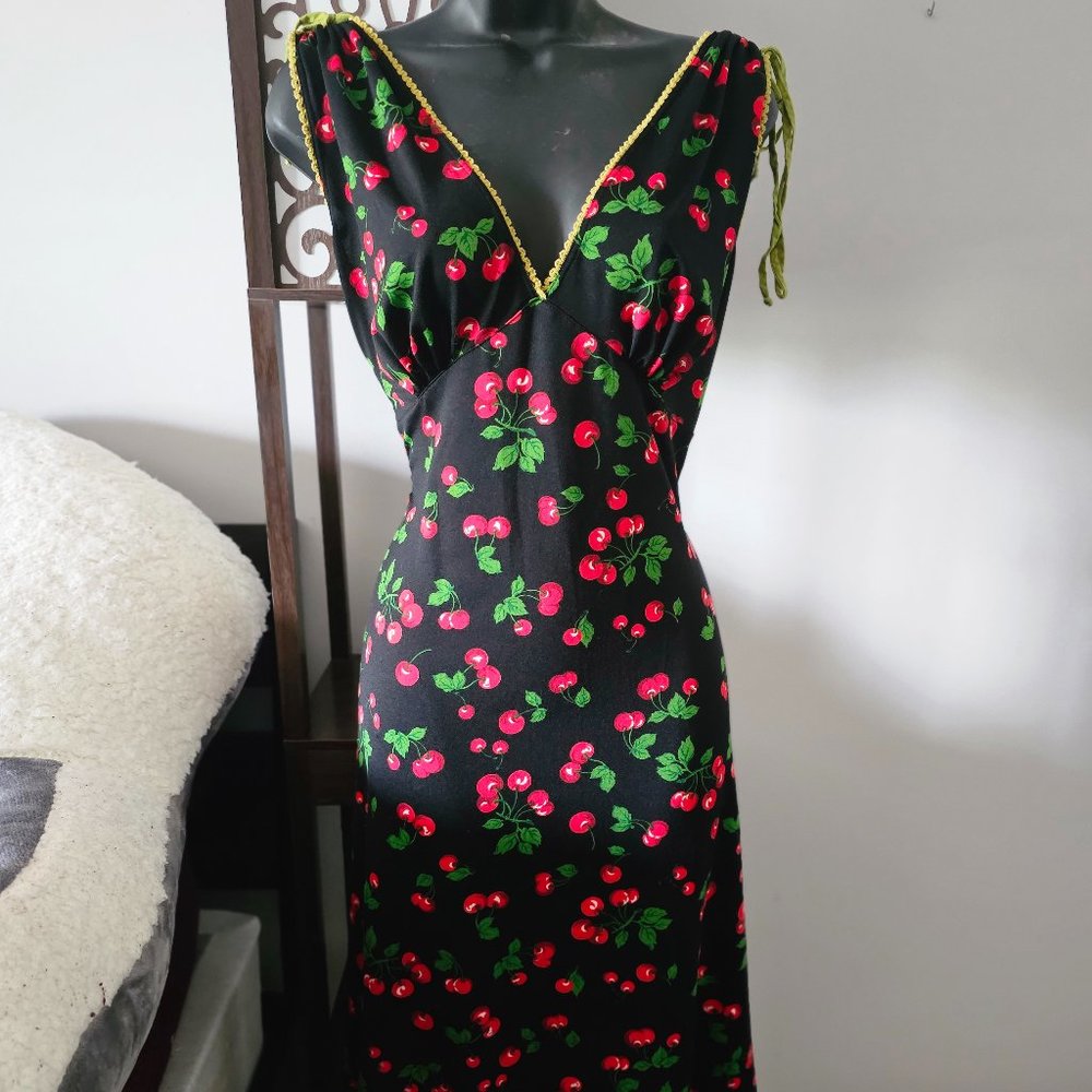 Pinup Couture Anna 40s 50s Cherry Print Vintage Retro Dress Size LARGE
